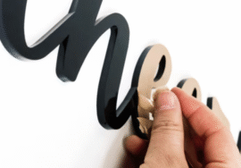 سعر حروف الأكريليك