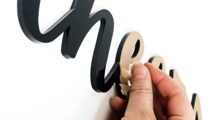 سعر حروف الأكريليك